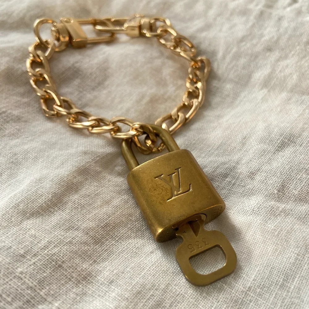 *SOLD*Louis Vuitton Lock and Key 335 with Bracelet Chain - Picture 1 of 9